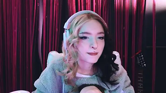 Avi Nile online show from March 11, 2025, 2:42 am