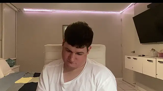 Lorenzo hernandez online show from November 17, 2025, 10:03 pm