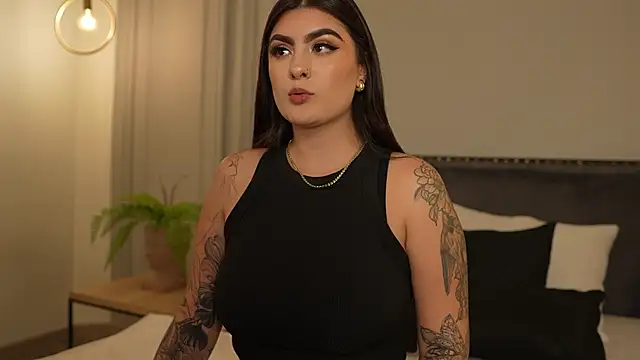 Snapshot of IrisBaker chatting on February 7, 2026, 9:45 pm IrisBaker online show from February 7, 2026, 9:45 pm