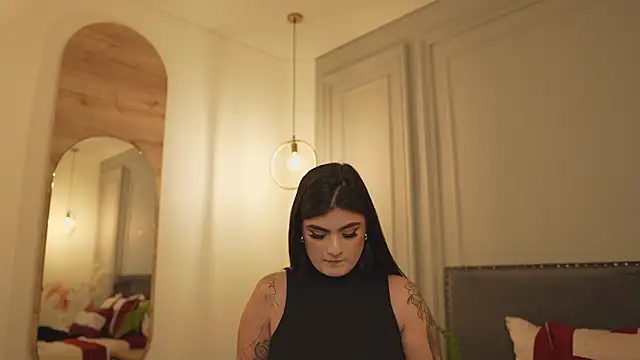 Snapshot of IrisBaker chatting on February 16, 2026, 10:18 pm IrisBaker online show from February 16, 2026, 10:18 pm