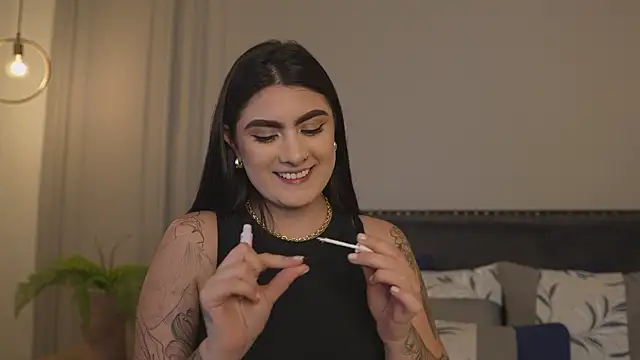 Snapshot of IrisBaker chatting on February 10, 2026, 10:09 pm IrisBaker online show from February 10, 2026, 10:09 pm