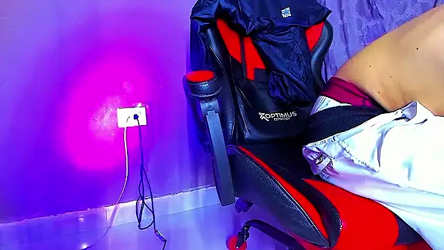 smoker445 online show from November 22, 2025, 12:32 am