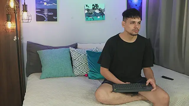 Snapshot of Cleoanubis- chatting on October 31, 2025, 6:10 am Cleoanubis- online show from October 31, 2025, 6:10 am