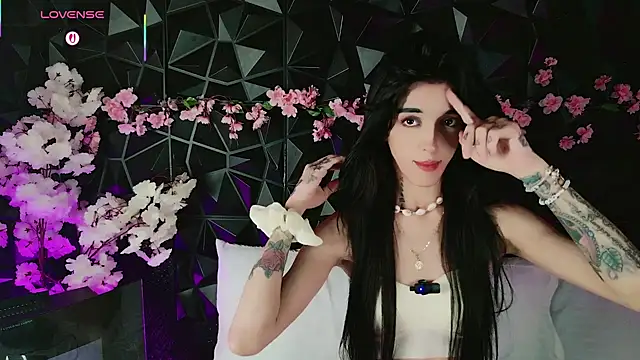 Snapshot of Finibondi chatting on September 18, 2025, 6:38 am Finibondi online show from September 18, 2025, 6:38 am