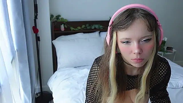 Snapshot of Ayra_Lust chatting on March 9, 2025, 3:54 am Ayra Lust online show from March 9, 2025, 3:54 am