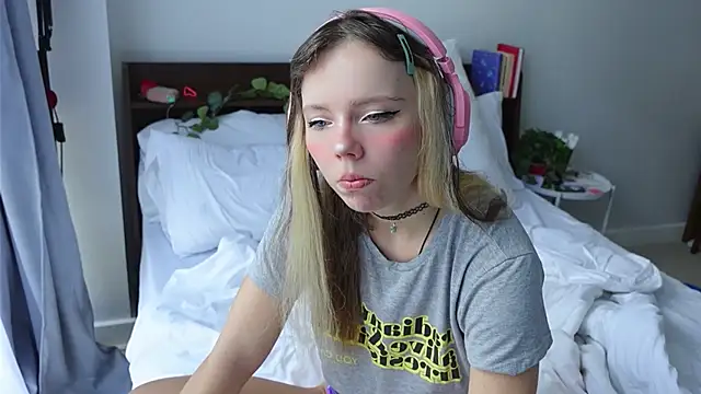 Snapshot of Ayra_Lust chatting on March 16, 2025, 3:14 am Ayra Lust online show from March 16, 2025, 3:14 am