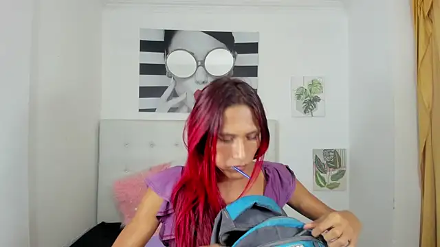 Brisahott online show from October 30, 2025, 8:28 pm