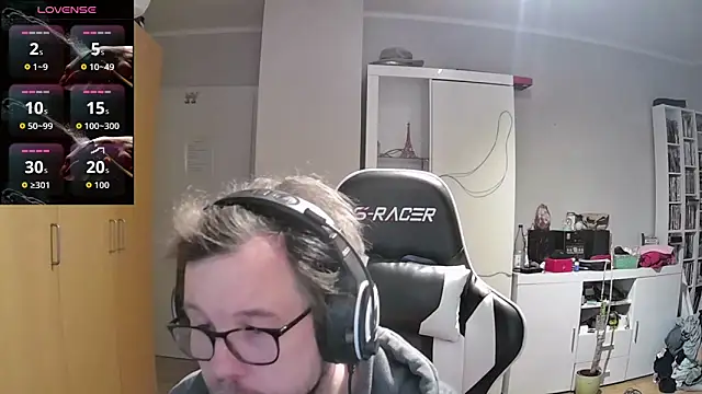 Snapshot of larsgessner30 chatting on October 19, 2025, 9:06 pm larsgessner30 online show from October 19, 2025, 9:06 pm