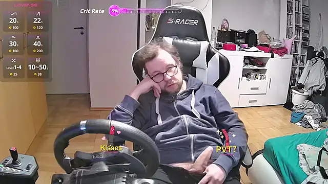 Snapshot of larsgessner30 chatting on November 8, 2025, 6:33 pm larsgessner30 online show from November 8, 2025, 6:33 pm