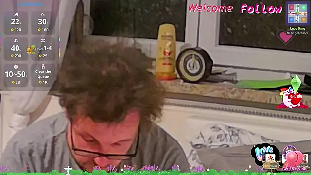 Snapshot of larsgessner30 chatting on May 28, 2026, 8:59 pm larsgessner30 online show from May 28, 2026, 8:59 pm