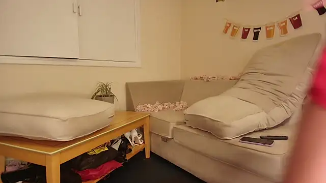 Milky flexy cat online show from October 13, 2025, 3:13 pm