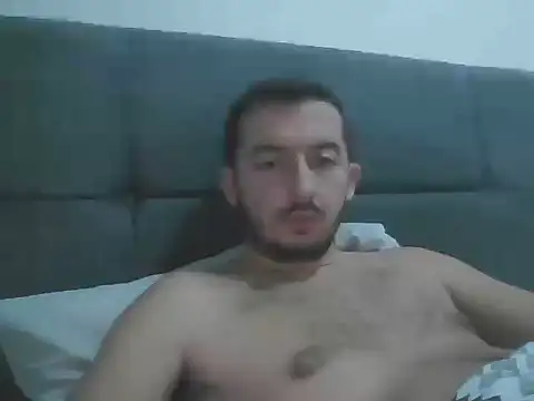 Snapshot of laynufff chatting on December 2, 2025, 5:14 pm laynufff online show from December 2, 2025, 5:14 pm