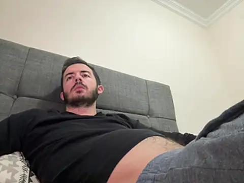 laynufff online show from April 28, 2026, 4:00 pm