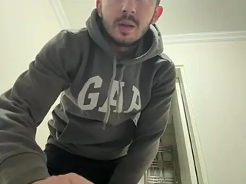 laynufff online show from February 21, 2026, 7:38 pm