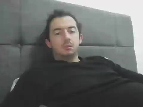 Snapshot of laynufff chatting on November 12, 2025, 6:06 am laynufff online show from November 12, 2025, 6:06 am