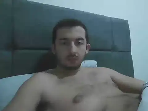 Snapshot of laynufff chatting on December 17, 2025, 5:07 pm laynufff online show from December 17, 2025, 5:07 pm