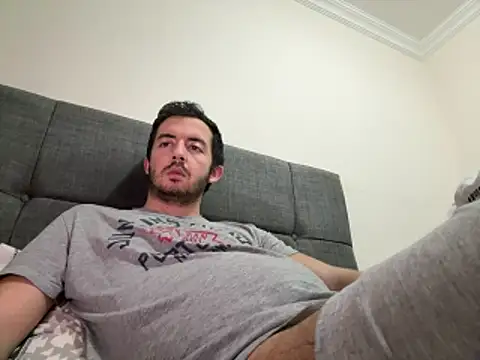 laynufff online show from May 24, 2026, 5:57 pm