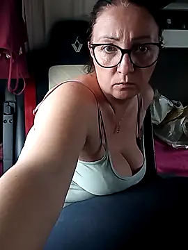 cuplubijoanna online show from November 22, 2025, 3:22 pm