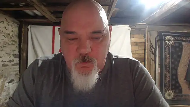 Newfiesausage1972 online show from January 10, 2026, 11:27 am