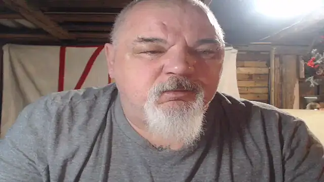 Newfiesausage1972 online show from February 8, 2026, 9:18 am