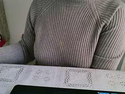 Snapshot of Gracefulgoddess chatting on January 15, 2025, 7:05 am Gracefulgoddess online show from January 15, 2025, 7:05 am