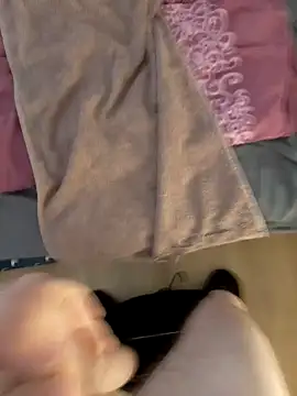 Snapshot of passion4it5 chatting on March 12, 2025, 12:26 pm passion4it5 online show from March 12, 2025, 12:26 pm