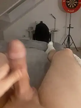 passion4it5 online show from February 15, 2026, 7:02 pm