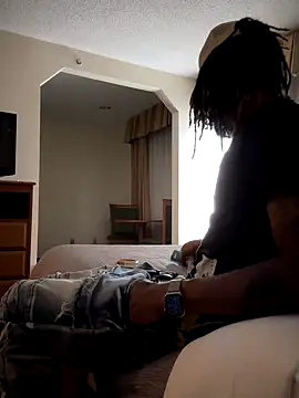 Snapshot of 1BeautyN1Beast chatting on October 5, 2025, 7:37 pm 1BeautyN1Beast online show from October 5, 2025, 7:37 pm