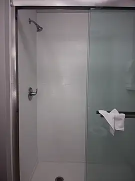 Snapshot of 1BeautyN1Beast chatting on December 16, 2025, 11:58 am 1BeautyN1Beast online show from December 16, 2025, 11:58 am