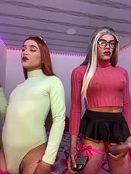 Snapshot of big_girl21cm chatting on November 7, 2025, 1:10 am big girl21cm online show from November 7, 2025, 1:10 am