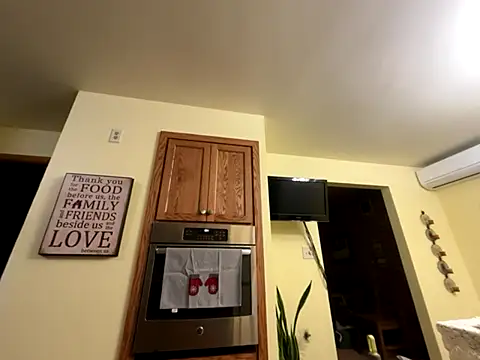 Snapshot of savageconfidence chatting on November 27, 2025, 9:32 am savageconfidence online show from November 27, 2025, 9:32 am