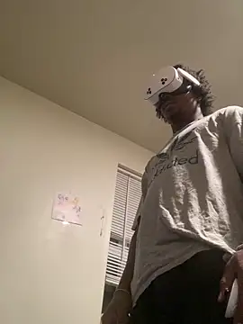 Snapshot of gaimov3r2024 chatting on December 22, 2025, 7:30 am gaimov3r2024 online show from December 22, 2025, 7:30 am