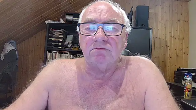 Snapshot of biggandybig chatting on May 16, 2026, 11:26 pm biggandybig online show from May 16, 2026, 11:26 pm