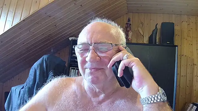 Snapshot of biggandybig chatting on May 7, 2026, 1:14 pm biggandybig online show from May 7, 2026, 1:14 pm