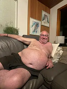 Snapshot of biggandybig chatting on May 3, 2026, 8:12 pm biggandybig online show from May 3, 2026, 8:12 pm