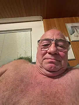 Snapshot of biggandybig chatting on May 14, 2026, 7:33 pm biggandybig online show from May 14, 2026, 7:33 pm