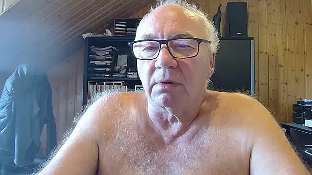 Snapshot of biggandybig chatting on May 18, 2026, 6:07 am biggandybig online show from May 18, 2026, 6:07 am