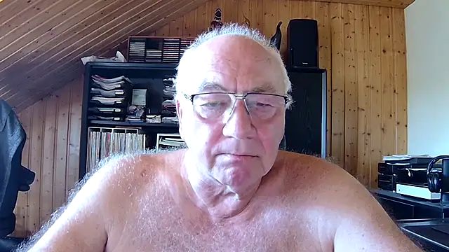Snapshot of biggandybig chatting on May 2, 2026, 12:43 pm biggandybig online show from May 2, 2026, 12:43 pm
