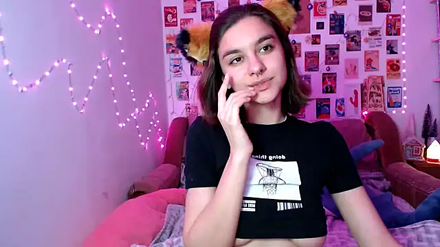 Snapshot of Celine_Dionn chatting on December 13, 2024, 2:38 pm Celine Dionn online show from December 13, 2024, 2:38 pm