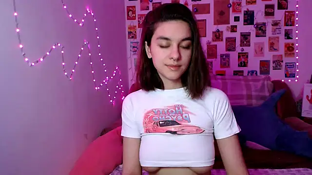 Snapshot of Celine_Dionn chatting on January 7, 2025, 1:24 pm Celine Dionn online show from January 7, 2025, 1:24 pm