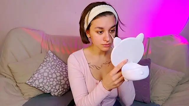 Snapshot of Celine_Dionn chatting on May 22, 2026, 3:59 am Celine Dionn online show from May 22, 2026, 3:59 am