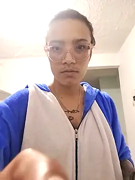 Yaumiko online show from March 18, 2026, 11:02 am