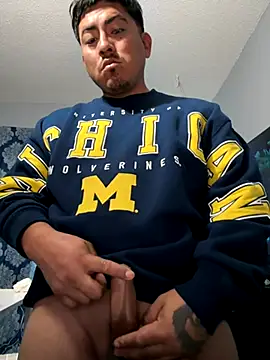 Snapshot of Luisrtrrr chatting on October 21, 2025, 1:10 pm Luisrtrrr online show from October 21, 2025, 1:10 pm