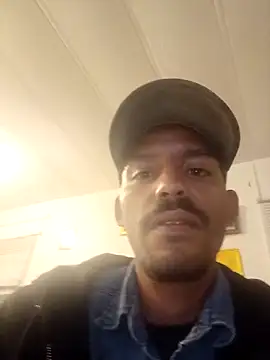 Ricardosuavee6 online show from November 1, 2025, 3:13 am