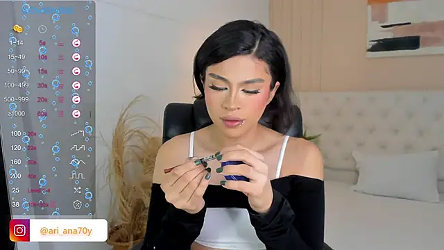 Snapshot of LOISE-XX chatting on March 27, 2026, 6:11 am LOISE-XX online show from March 27, 2026, 6:11 am