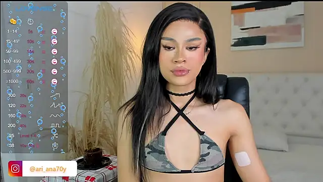 LOISE-XX online show from November 26, 2025, 6:57 am