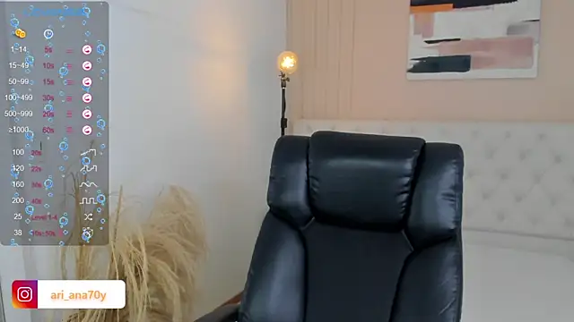 Snapshot of LOISE-XX chatting on April 15, 2026, 5:46 am LOISE-XX online show from April 15, 2026, 5:46 am