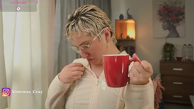 Ximenna Cruz online show from January 10, 2026, 12:22 pm