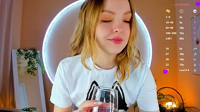 Snapshot of stay_with_alice chatting on February 5, 2025, 6:45 am stay with alice online show from February 5, 2025, 6:45 am