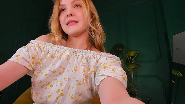 Snapshot of stay_with_alice chatting on February 15, 2025, 6:01 pm stay with alice online show from February 15, 2025, 6:01 pm